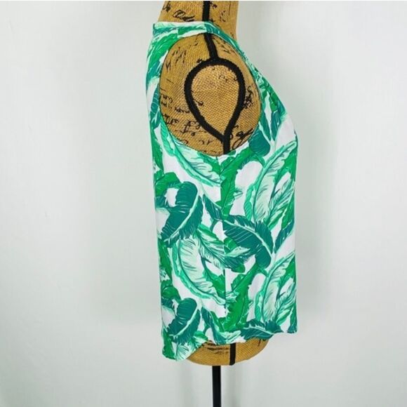 ✨ OLD NAVY Tropical Palm Leaf V Neck Tank Top✨ - Picture 3 of 6